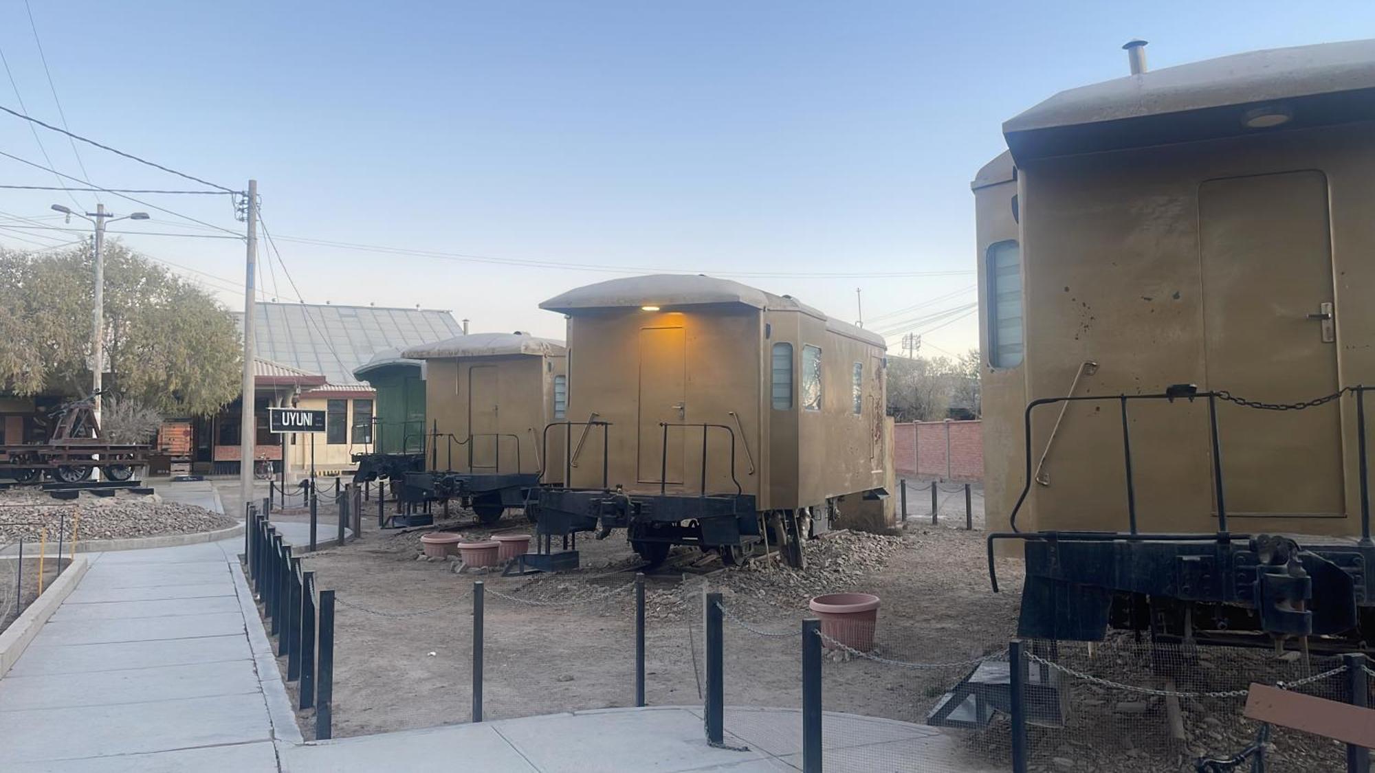 Onkel Inn Wagon Sleepbox Uyuni Exterior photo
