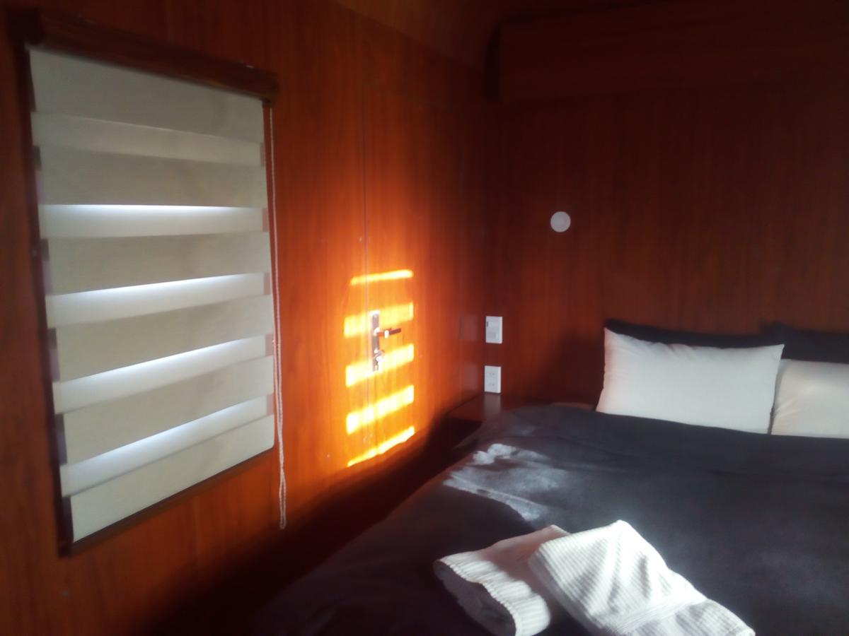 Onkel Inn Wagon Sleepbox Uyuni Exterior photo
